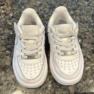 Nike force 1 low easy on size 8c